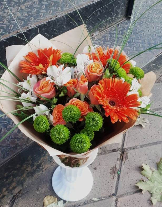 Букет цветов из: Герберы, Хризантемы, Альстромерии и Розы в Усть-Коксе