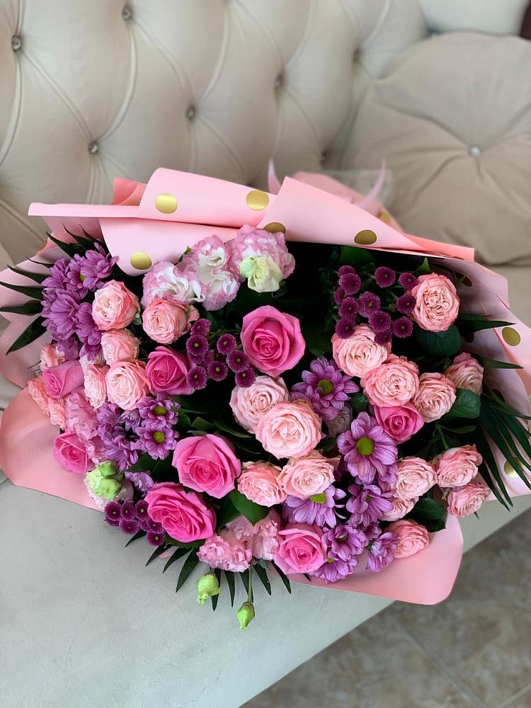 Букет цветов из: Хризантемы, Розы и Лизиантусы в Усть-Коксе