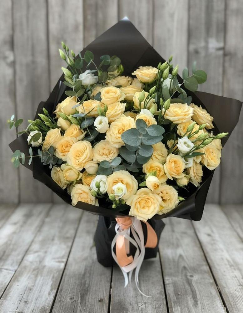 Букет цветов из: Розы и Лизиантусы в Усть-Коксе