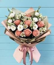 Букет цветов из:  Розы, Альстромерии и Лизиантусы в Усть-Коксе