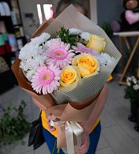 Букет цветов из:  Герберы, Розы и Хризантемы в Усть-Коксе