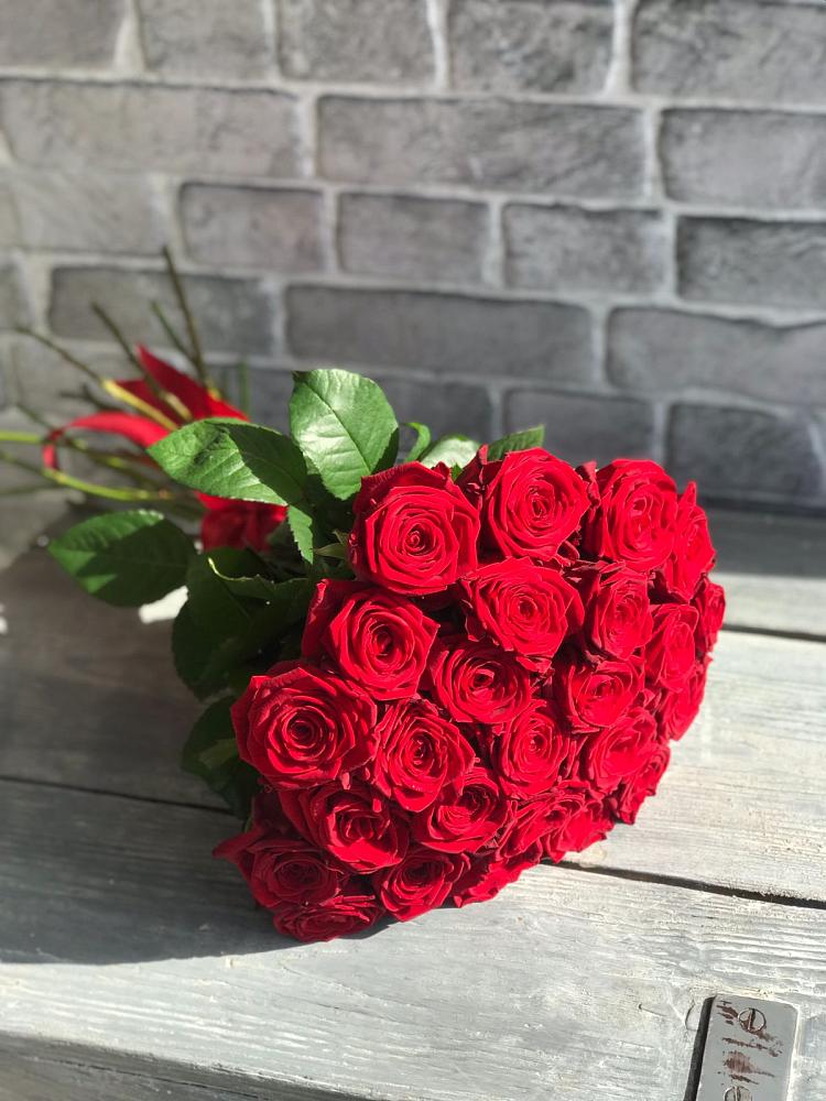 Букет Красные розы Фридом в Усть-Коксе