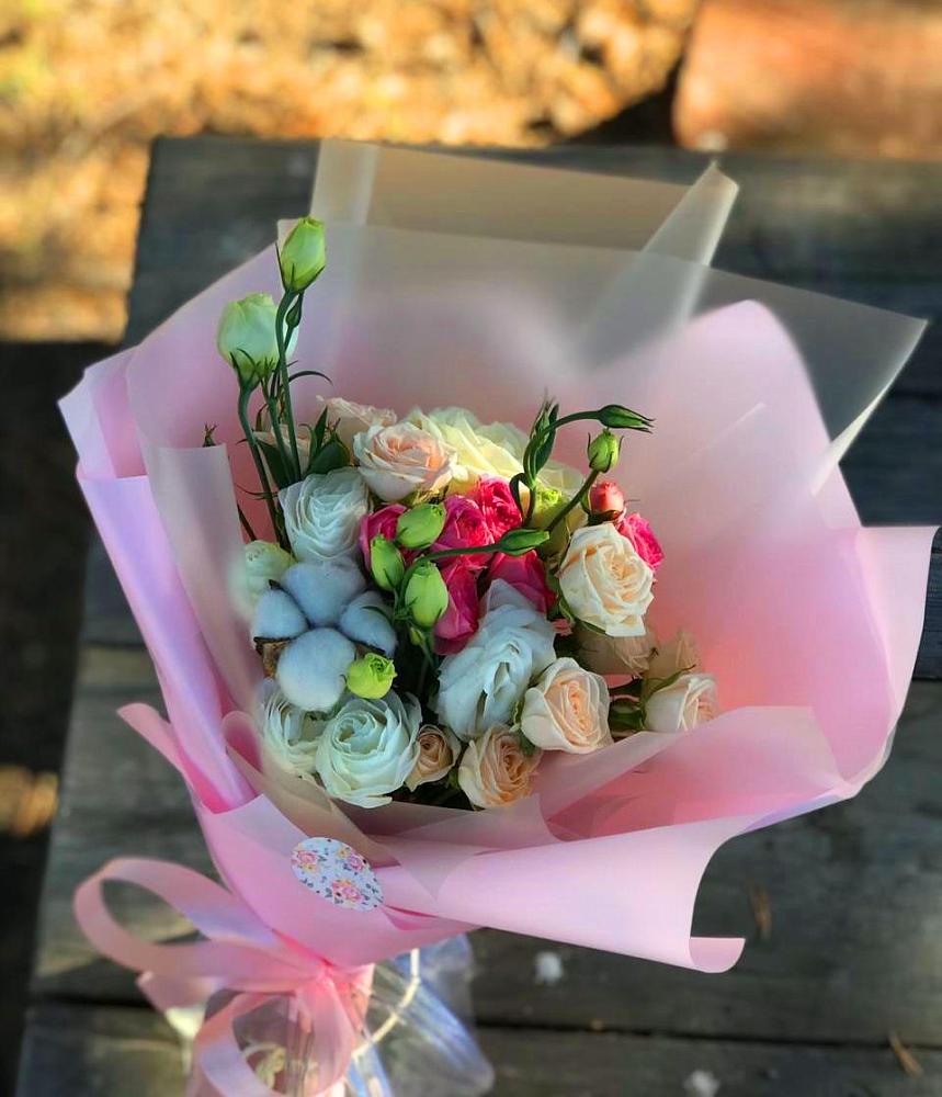 Букет цветов из: Розы и Лизиантусы в Усть-Коксе