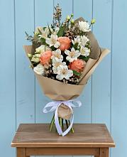 Букет цветов из:  Альстромерии, Лизиантусы, Розы и Хризантемы #REPLACE_PRED# Усть-Коксе