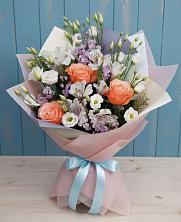 Букет цветов из:  Лизиантусы, Розы, Альстромерии и Гипсофила в Усть-Коксе