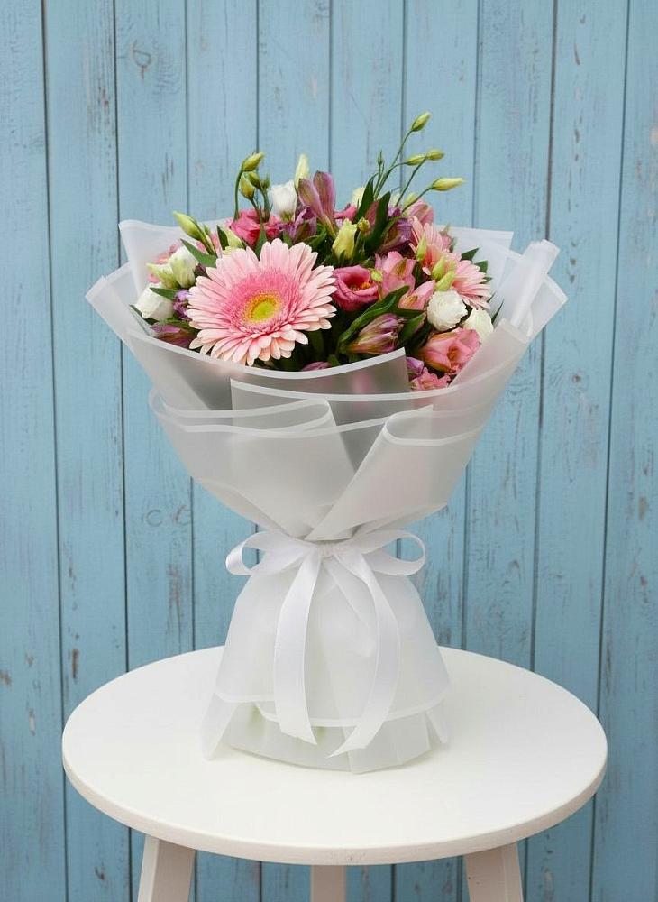 Букет цветов из: Герберы, Альстромерии и Лизиантусы в Усть-Коксе