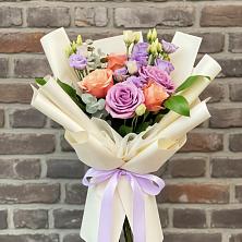 Букет цветов из:  Лизиантусы и Розы в Усть-Коксе