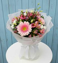 Букет цветов из:  Герберы, Альстромерии и Лизиантусы #REPLACE_PRED# Усть-Коксе