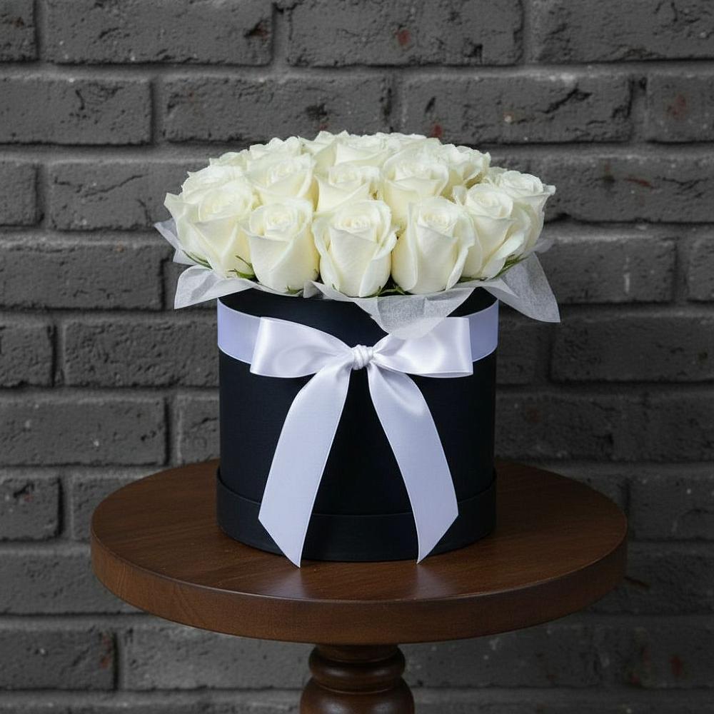 Цветочная композиция из Розы в шляпной коробке в Усть-Коксе