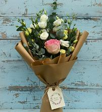 Букет цветов из:  Розы и Лизиантусы в Усть-Коксе