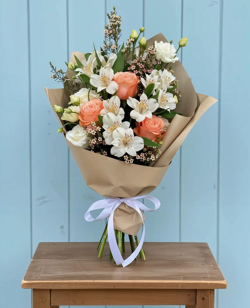 Букет цветов из: Альстромерии, Лизиантусы, Розы и Хризантемы в Усть-Коксе